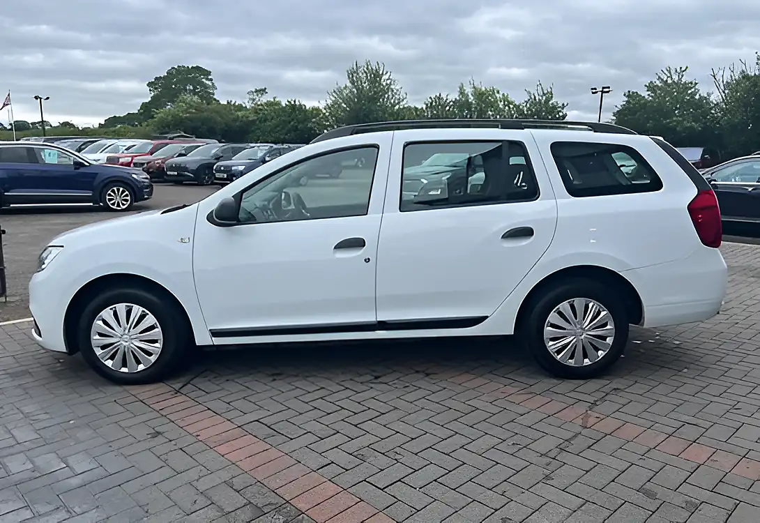 Used 2018 Dacia Logan Essential Glacier White - Interior and Exterior details 11