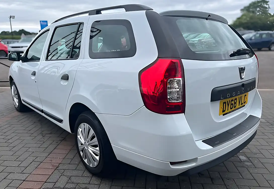 Used 2018 Dacia Logan Essential Glacier White - Interior and Exterior details 13
