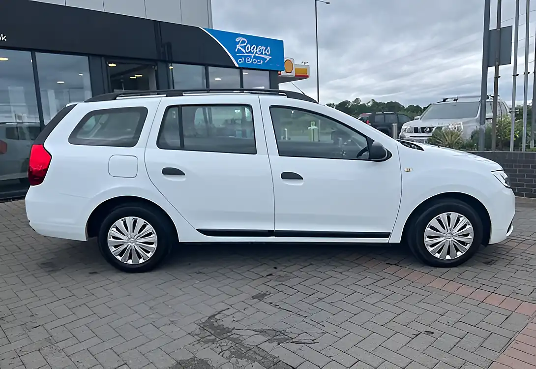 Used 2018 Dacia Logan Essential Glacier White - Interior and Exterior details 5