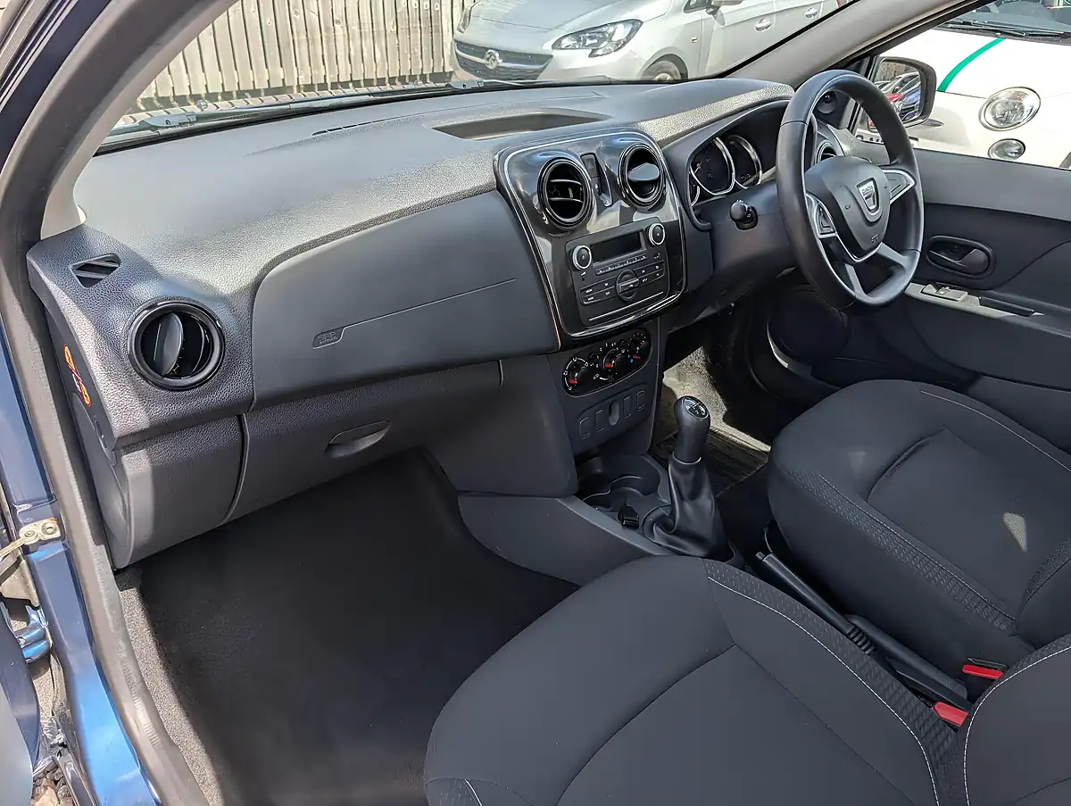 Used 2018 Dacia Sandero Ambiance Blue - Interior and Exterior details 14
