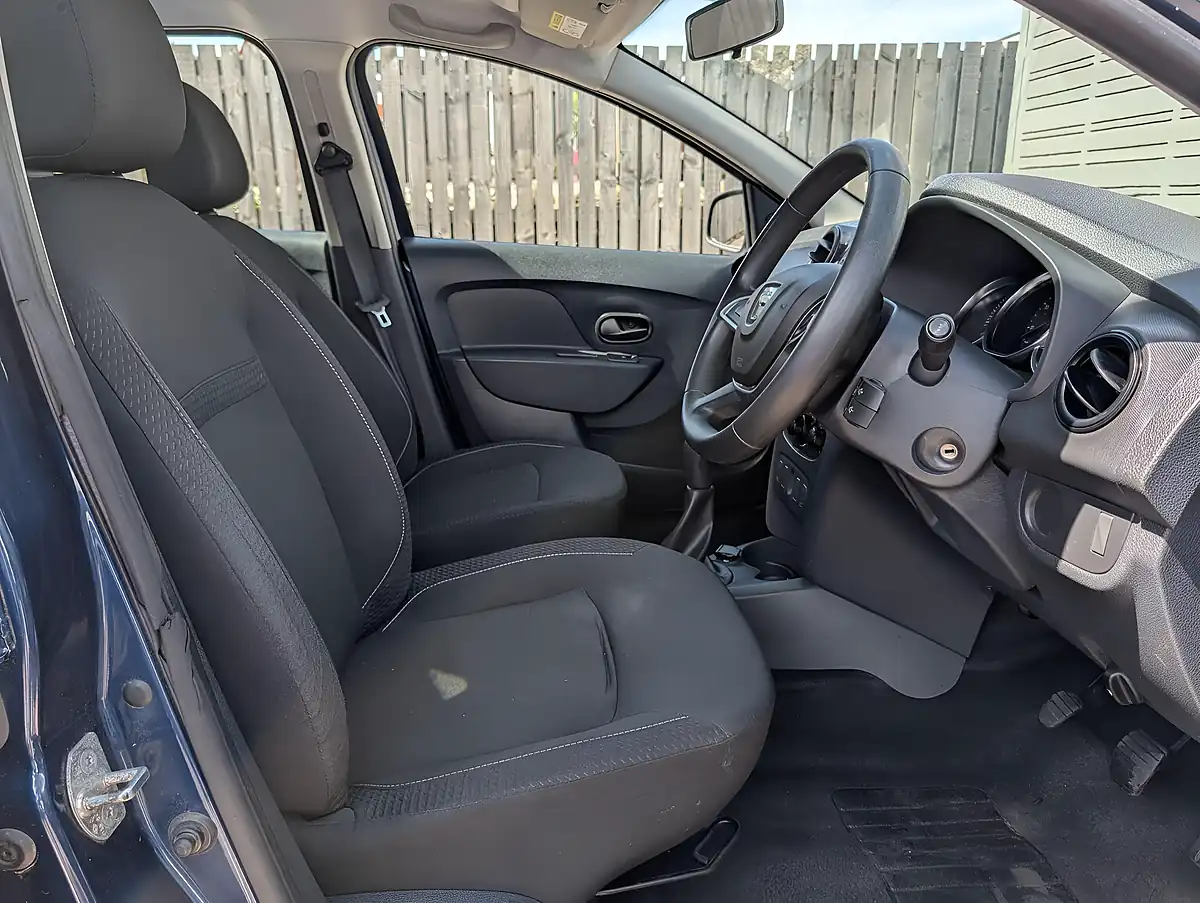 Used 2018 Dacia Sandero Ambiance Blue - Interior and Exterior details 16