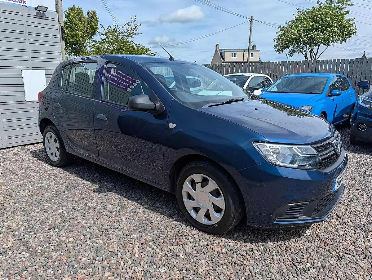 Used 2018 Dacia Sandero Ambiance Blue - Interior and Exterior details 5