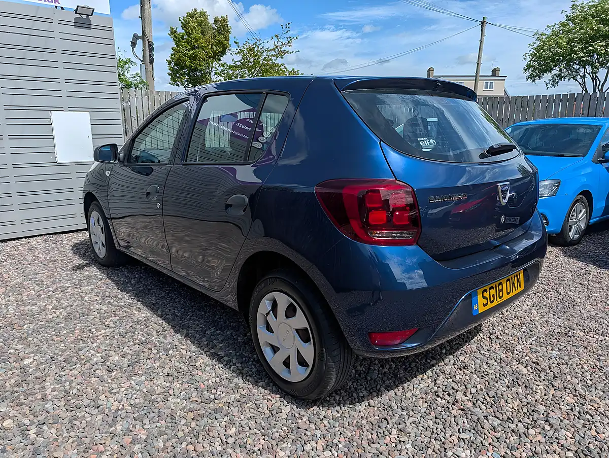 Used 2018 Dacia Sandero Ambiance Blue - Interior and Exterior details 8