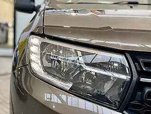 Used 2018 Dacia Sandero Ambiance Brown - Interior and Exterior details 13