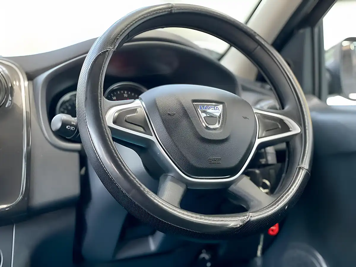 Used 2018 Dacia Sandero Ambiance Brown - Interior and Exterior details 17