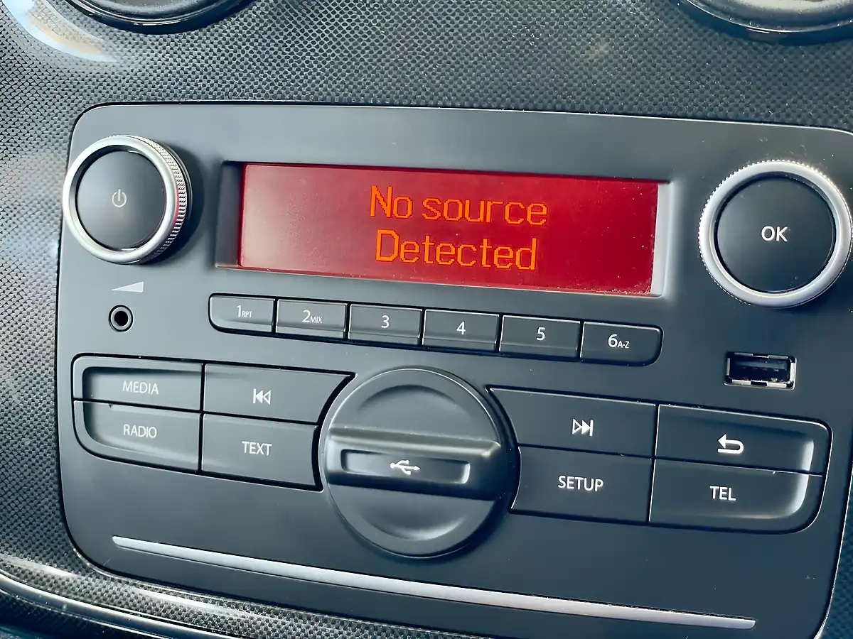Used 2018 Dacia Sandero Ambiance Brown - Interior and Exterior details 19