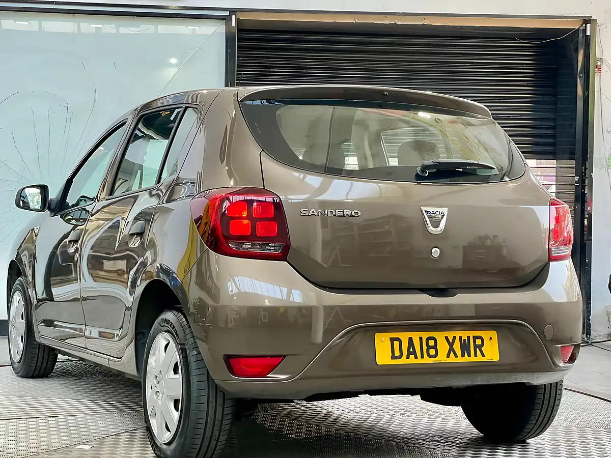 Used 2018 Dacia Sandero Ambiance Brown - Interior and Exterior details 4