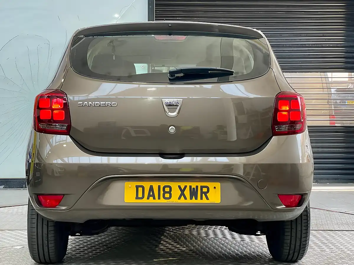 Used 2018 Dacia Sandero Ambiance Brown - Interior and Exterior details 5