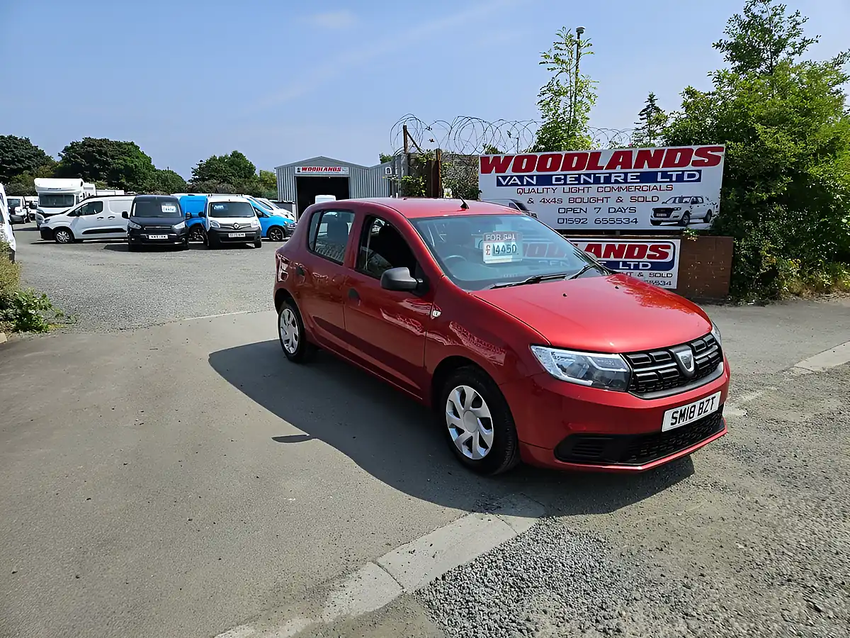 Used 2018 Dacia Sandero Ambiance Red - Front View