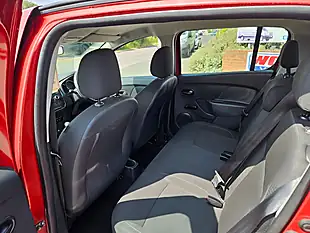 Used 2018 Dacia Sandero Ambiance Red - Interior and Exterior details 11