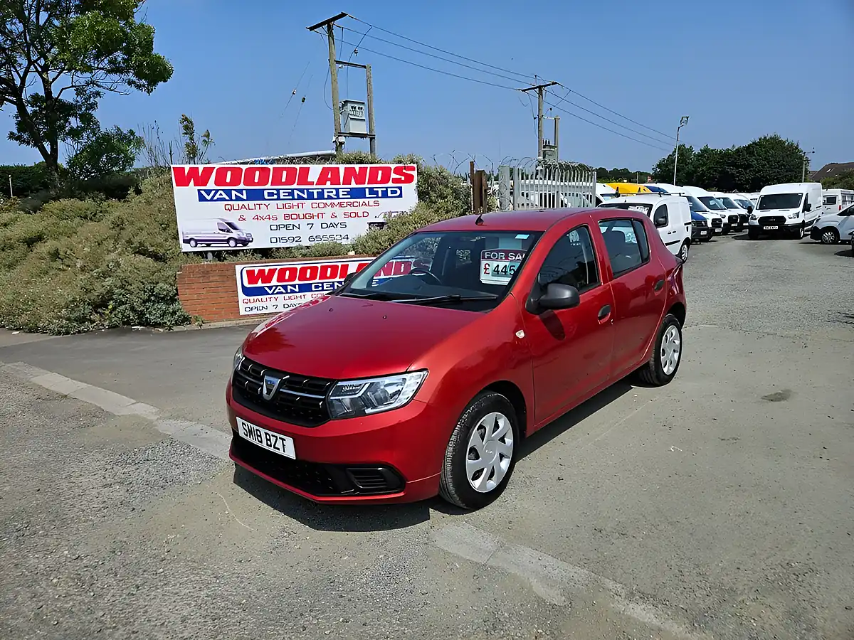 Used 2018 Dacia Sandero Ambiance Red - Interior and Exterior details 4