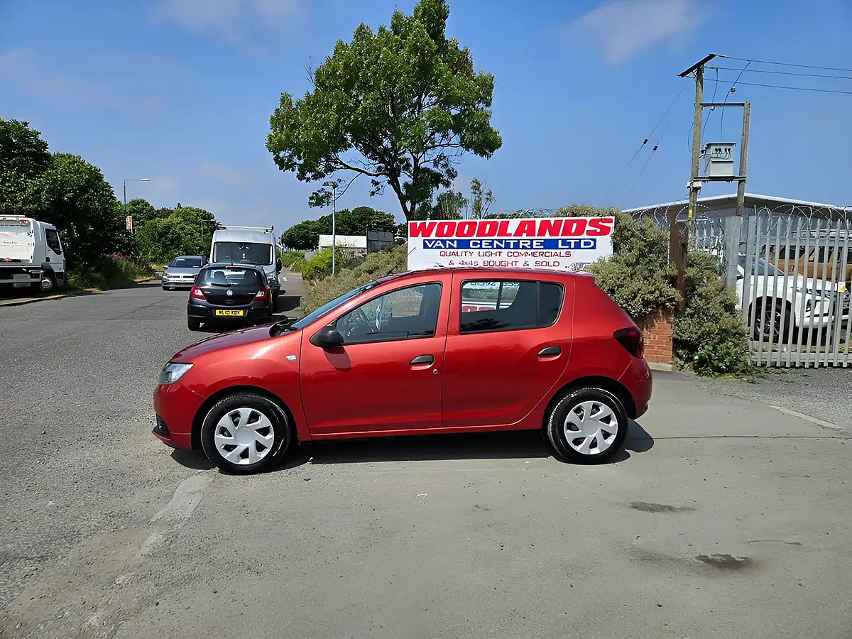 Used 2018 Dacia Sandero Ambiance Red - Interior and Exterior details 5