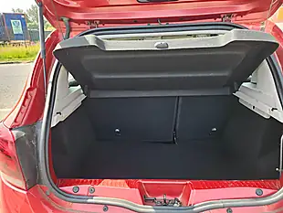 Used 2018 Dacia Sandero Ambiance Red - Interior and Exterior details 9