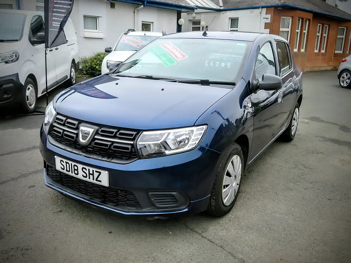 Used 2018 Dacia Sandero Ambience Metallic Blue - Front View