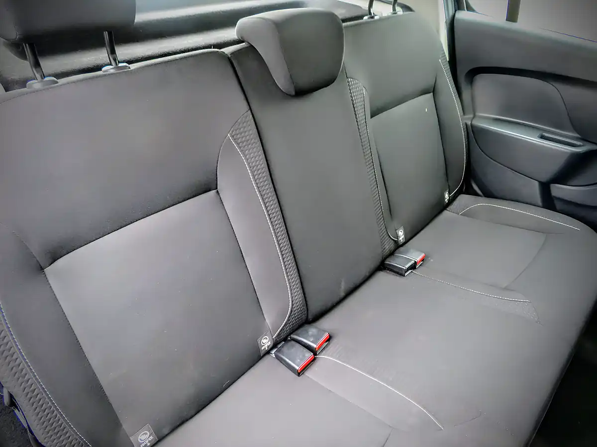 Used 2018 Dacia Sandero Ambience Metallic Blue - Interior and Exterior details 11