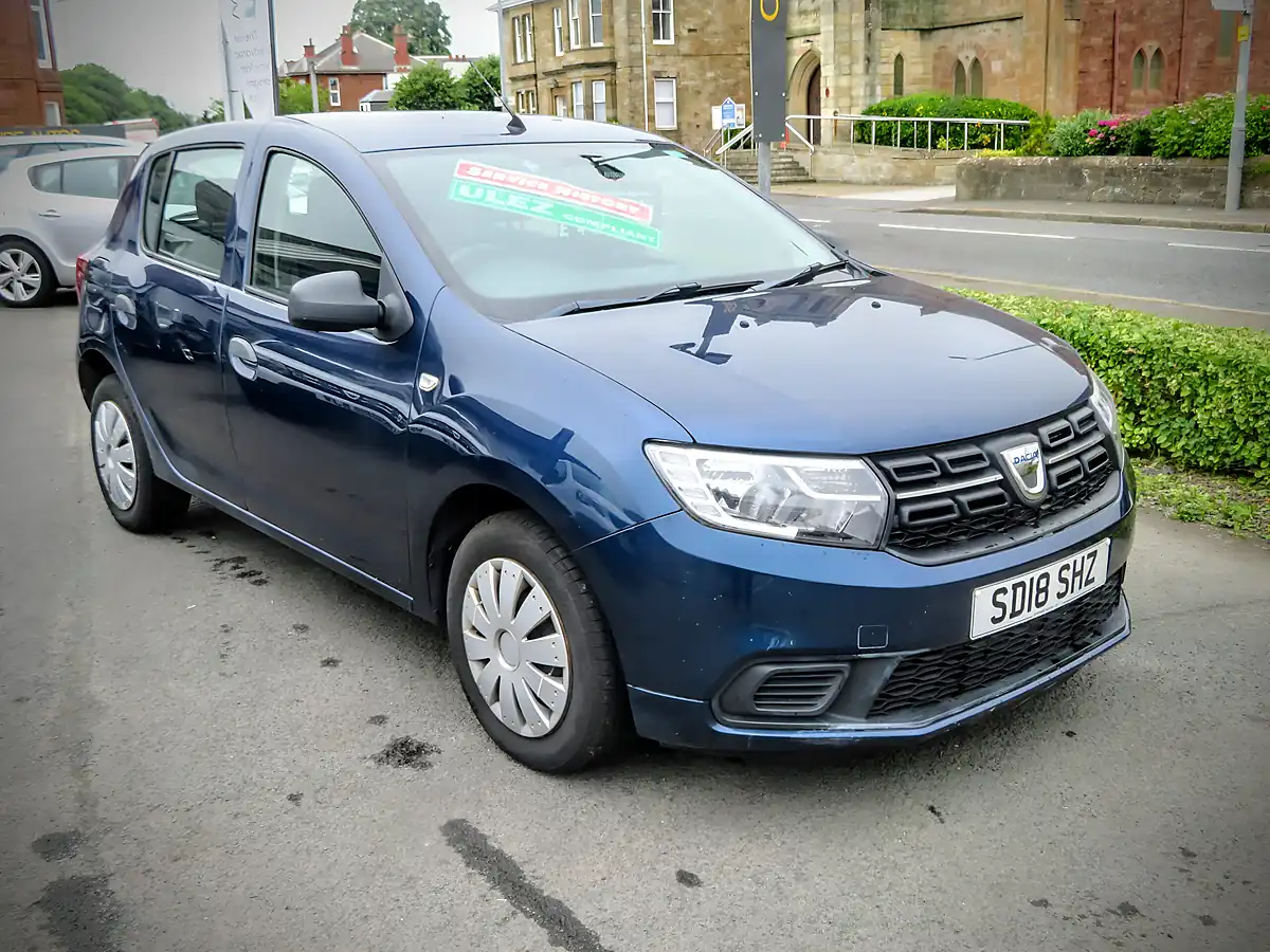 Used 2018 Dacia Sandero Ambience Metallic Blue - Interior and Exterior details 9