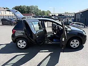 Used 2018 Dacia Sandero Comfort Black - Interior and Exterior details 10