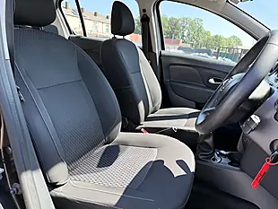 Used 2018 Dacia Sandero Comfort Black - Interior and Exterior details 12