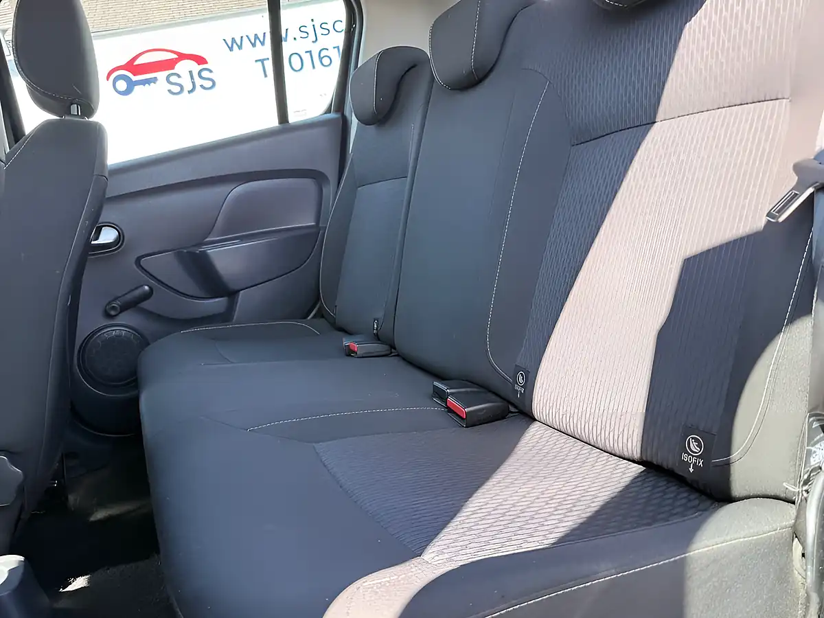 Used 2018 Dacia Sandero Comfort Black - Interior and Exterior details 14