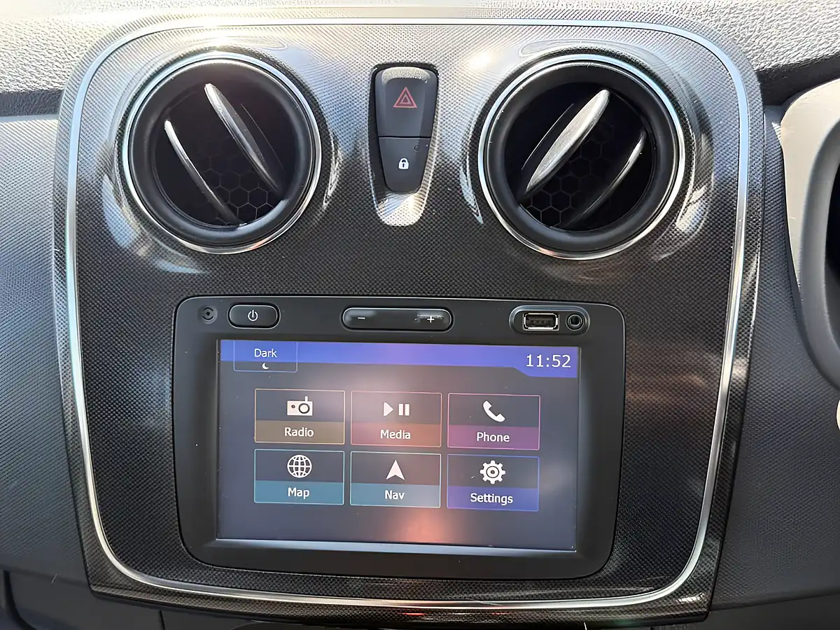 Used 2018 Dacia Sandero Comfort Black - Interior and Exterior details 15