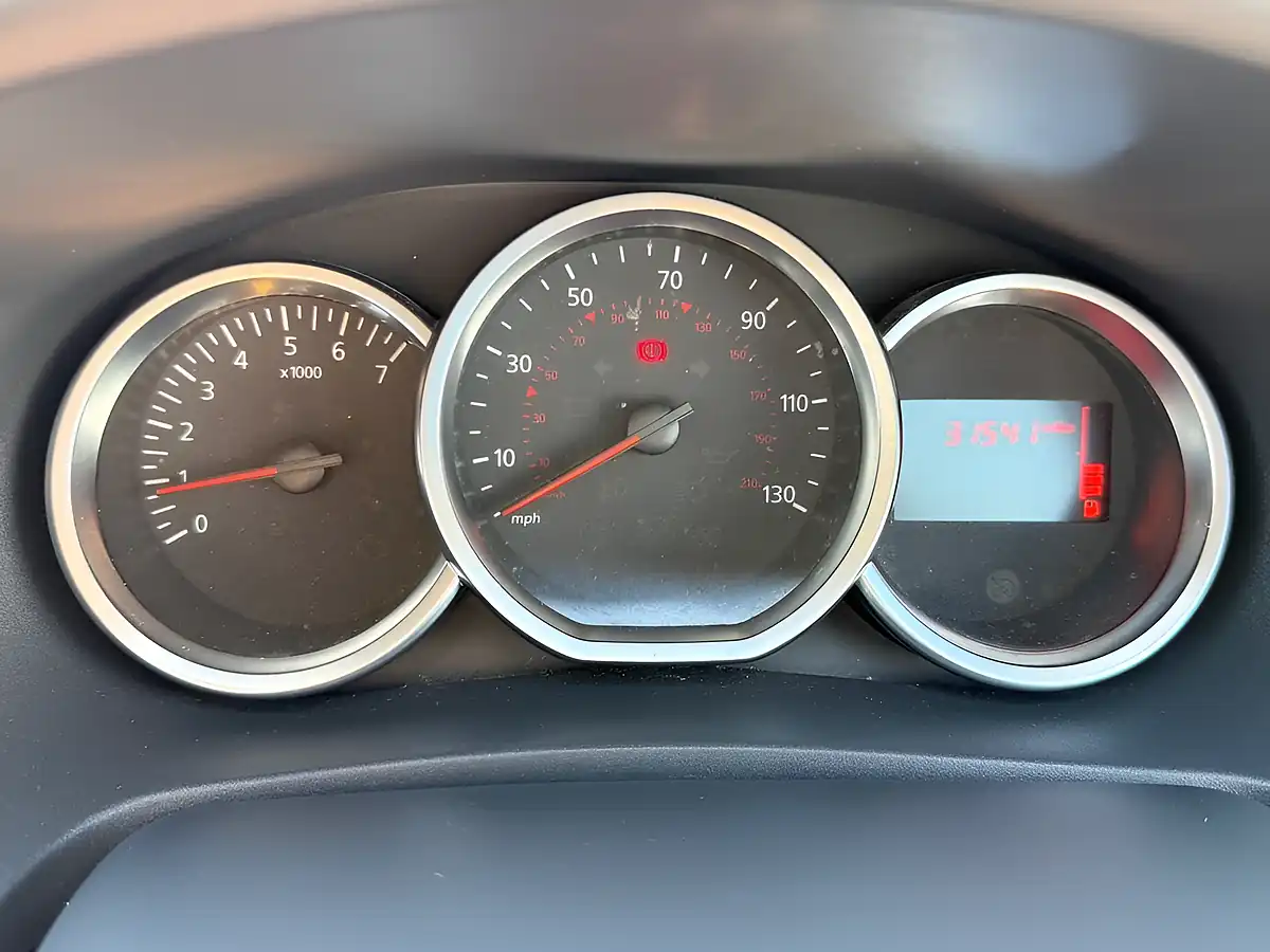 Used 2018 Dacia Sandero Comfort Black - Interior and Exterior details 18