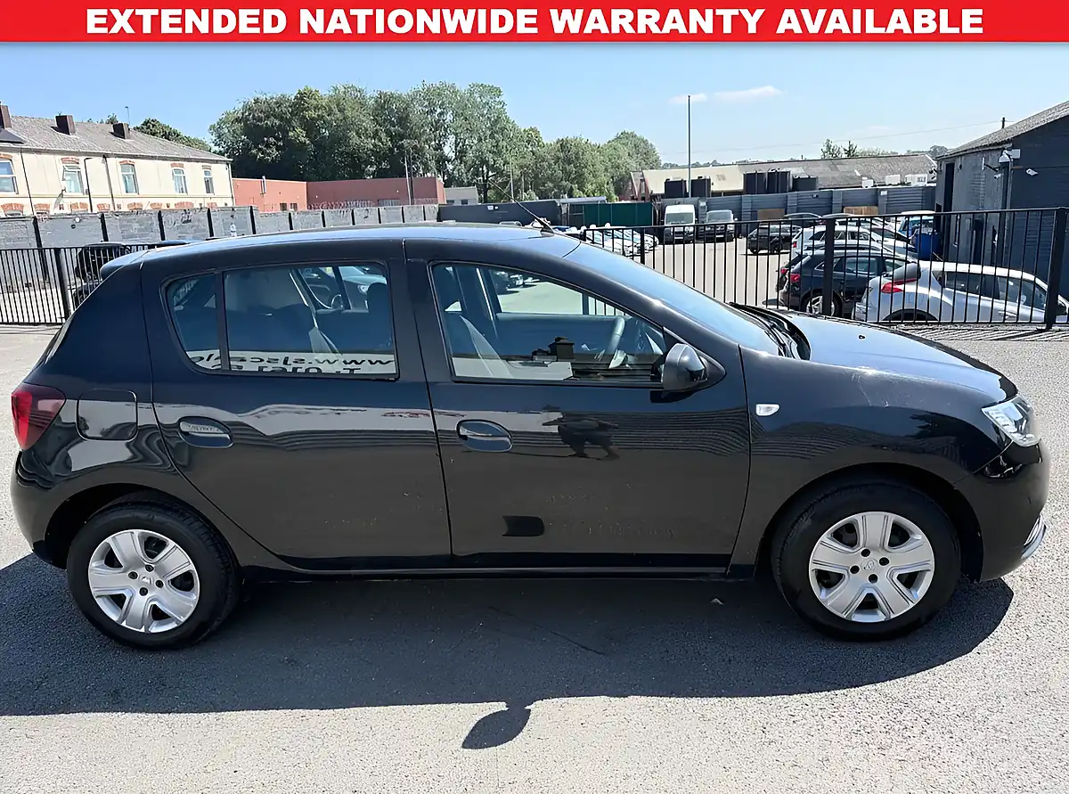 Used 2018 Dacia Sandero Comfort Black - Interior and Exterior details 4