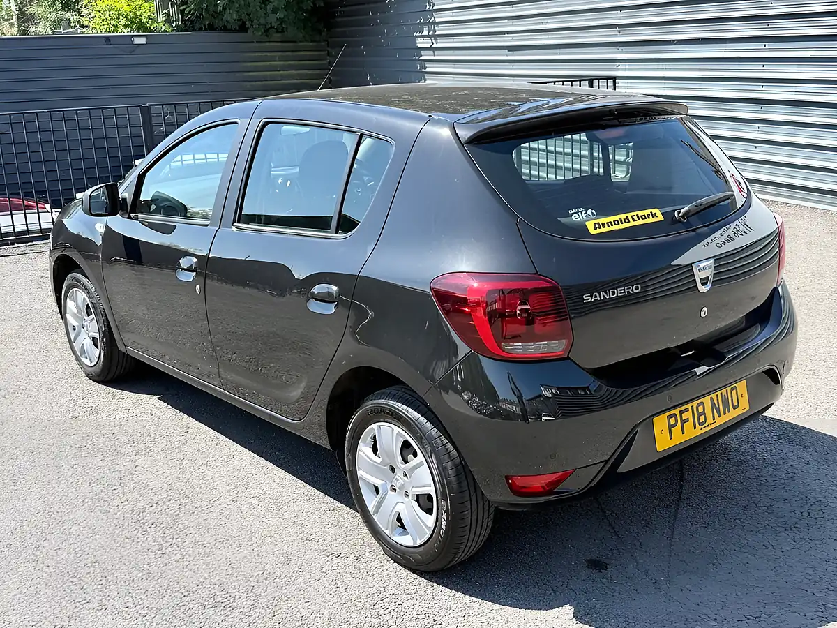 Used 2018 Dacia Sandero Comfort Black - Interior and Exterior details 7