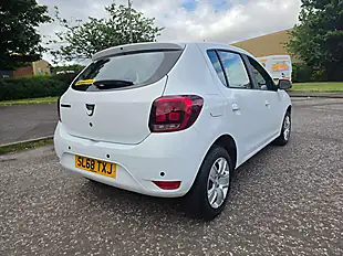 Used 2018 Dacia Sandero Comfort White - Interior and Exterior details 10
