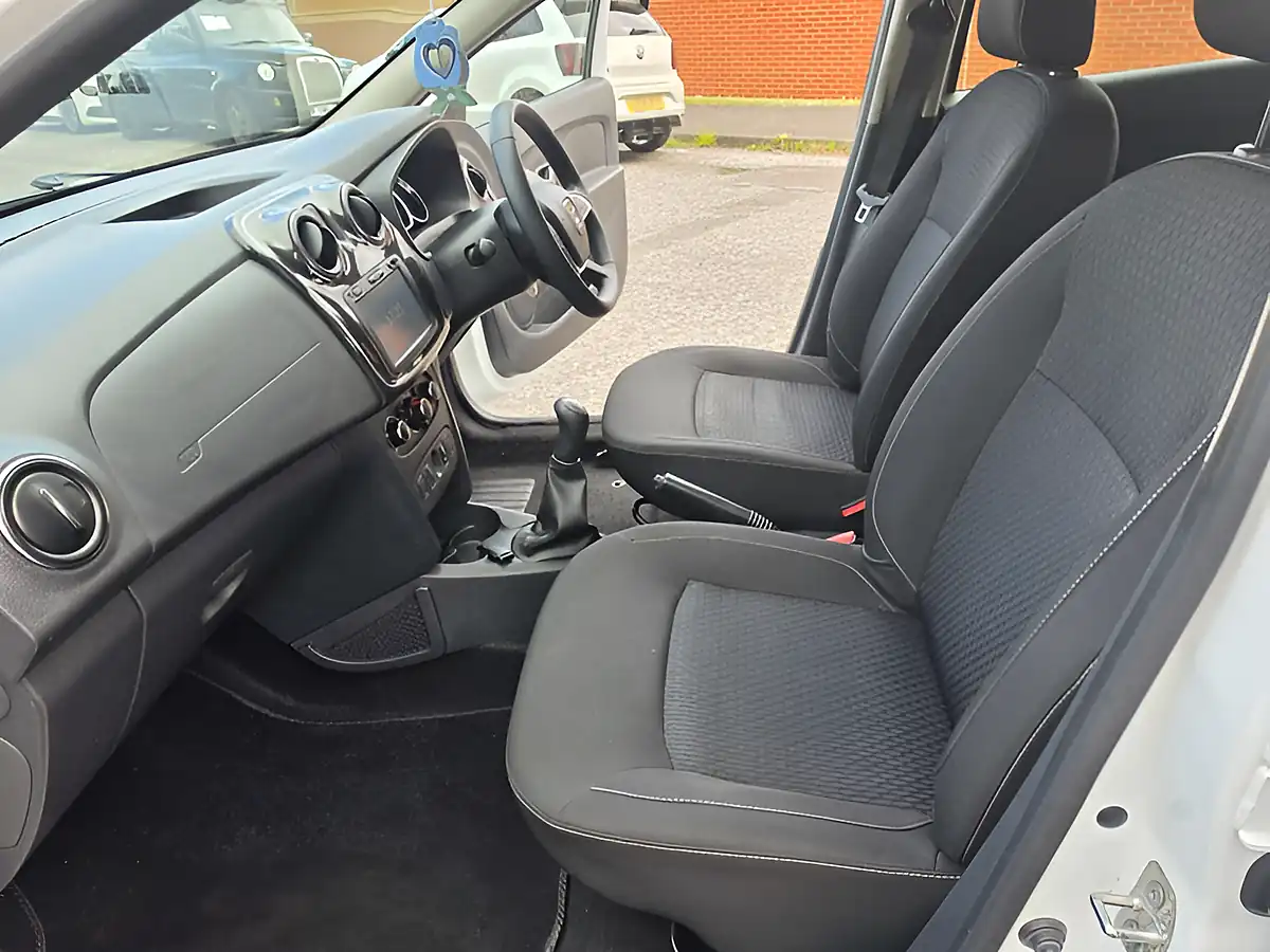 Used 2018 Dacia Sandero Comfort White - Interior and Exterior details 13