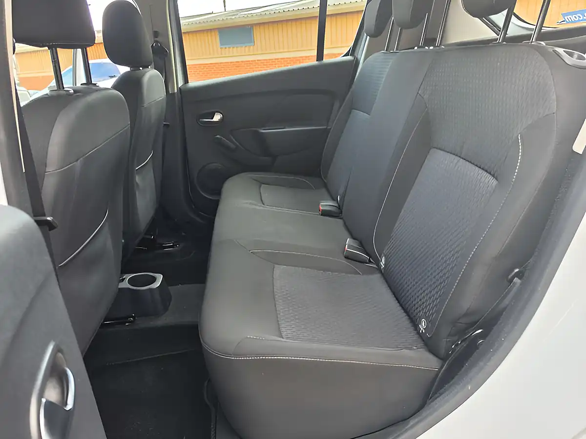 Used 2018 Dacia Sandero Comfort White - Interior and Exterior details 17