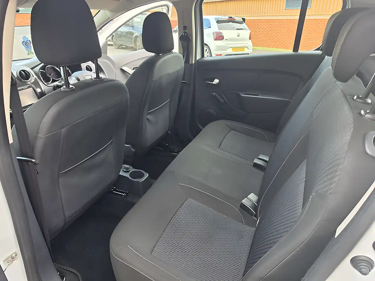 Used 2018 Dacia Sandero Comfort White - Interior and Exterior details 18