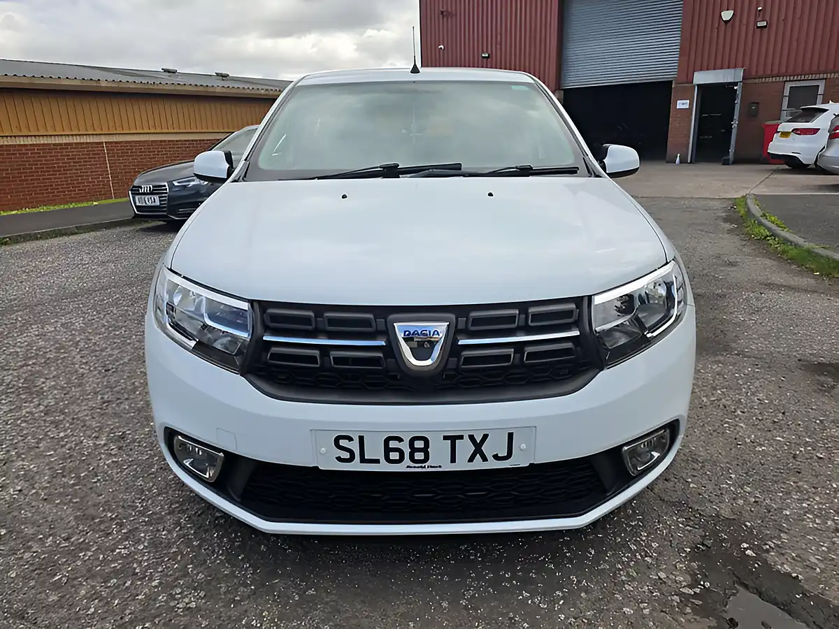 Used 2018 Dacia Sandero Comfort White - Interior and Exterior details 2