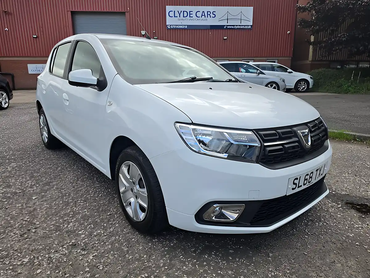 Used 2018 Dacia Sandero Comfort White - Interior and Exterior details 20