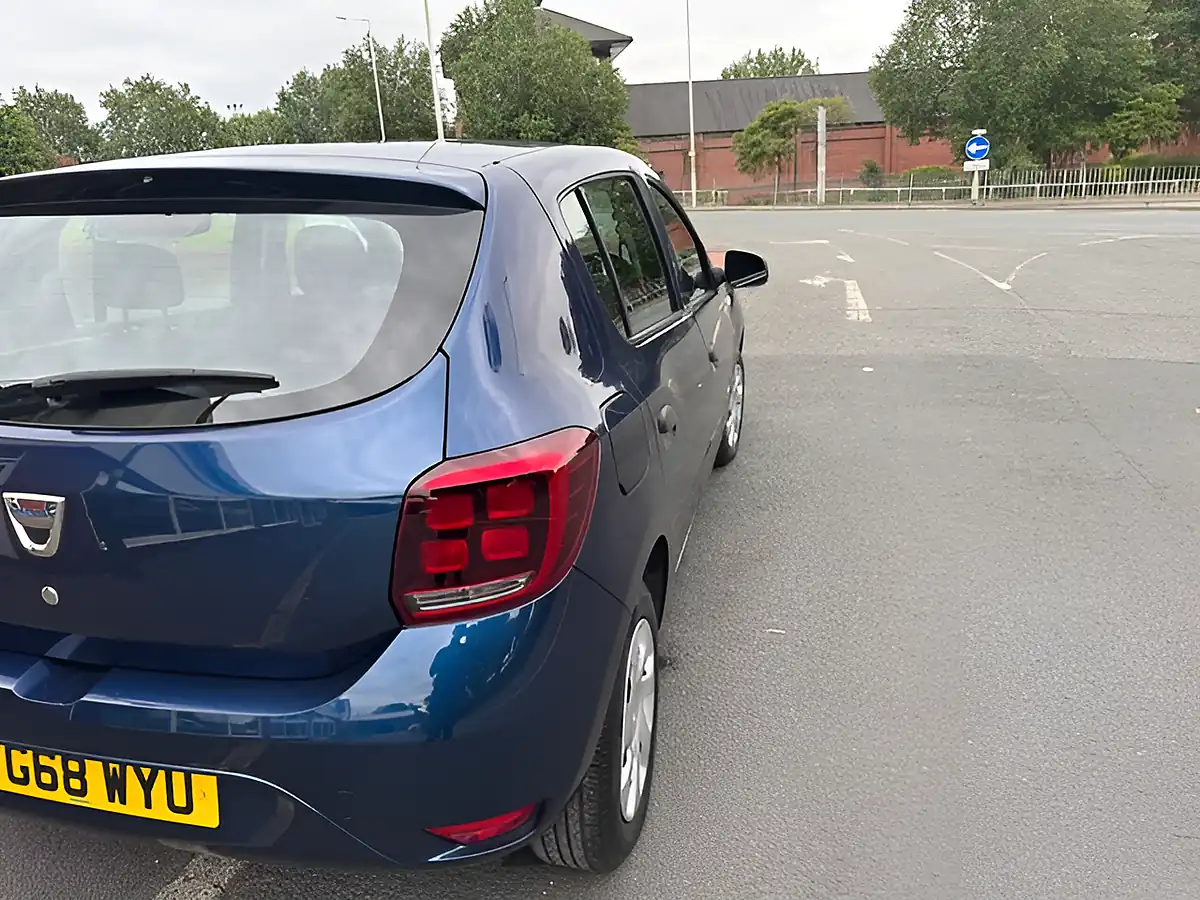 Used 2018 Dacia Sandero Essential Blue - Interior and Exterior details 10