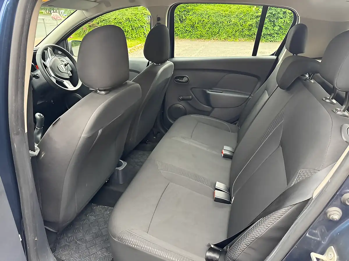 Used 2018 Dacia Sandero Essential Blue - Interior and Exterior details 12