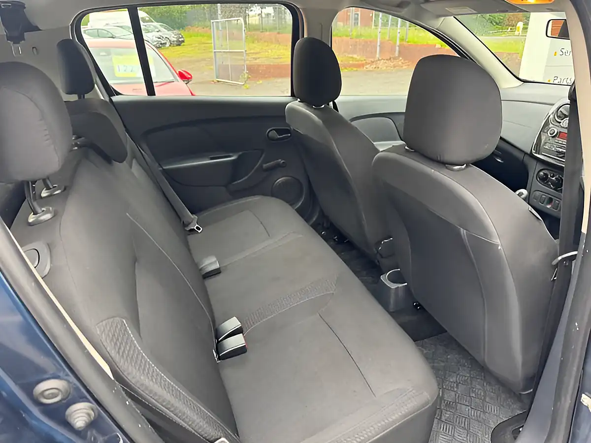 Used 2018 Dacia Sandero Essential Blue - Interior and Exterior details 13
