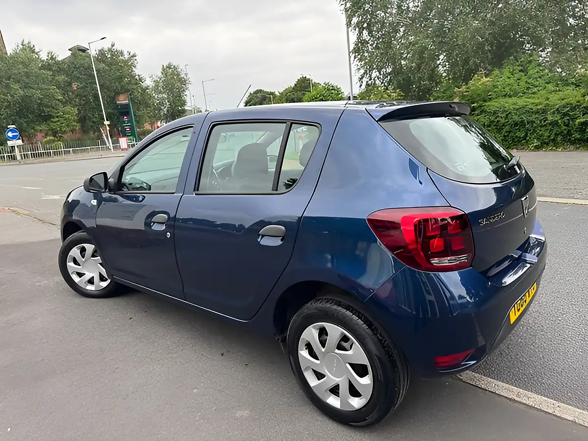 Used 2018 Dacia Sandero Essential Blue - Interior and Exterior details 2