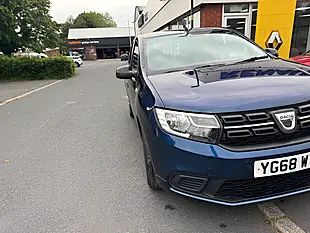 Used 2018 Dacia Sandero Essential Blue - Interior and Exterior details 6