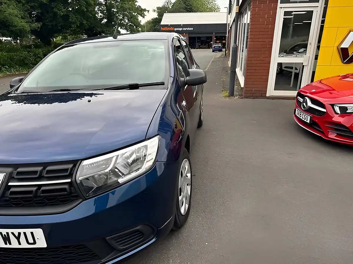 Used 2018 Dacia Sandero Essential Blue - Interior and Exterior details 7