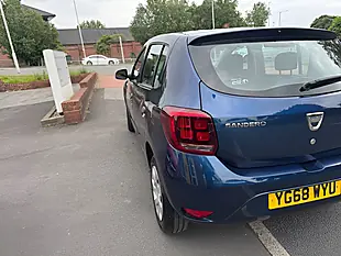Used 2018 Dacia Sandero Essential Blue - Interior and Exterior details 9