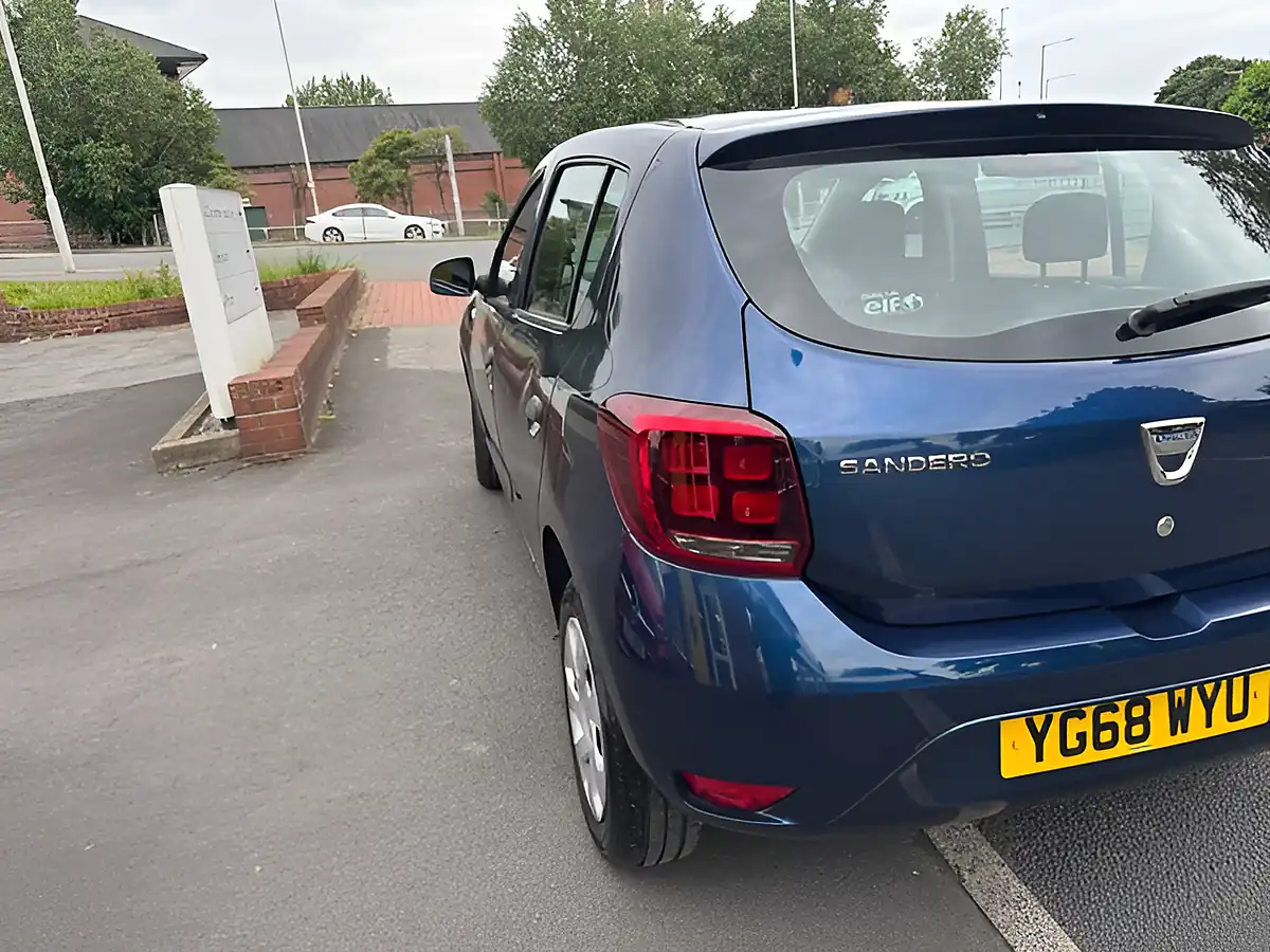 Used 2018 Dacia Sandero Essential Blue - Interior and Exterior details 9