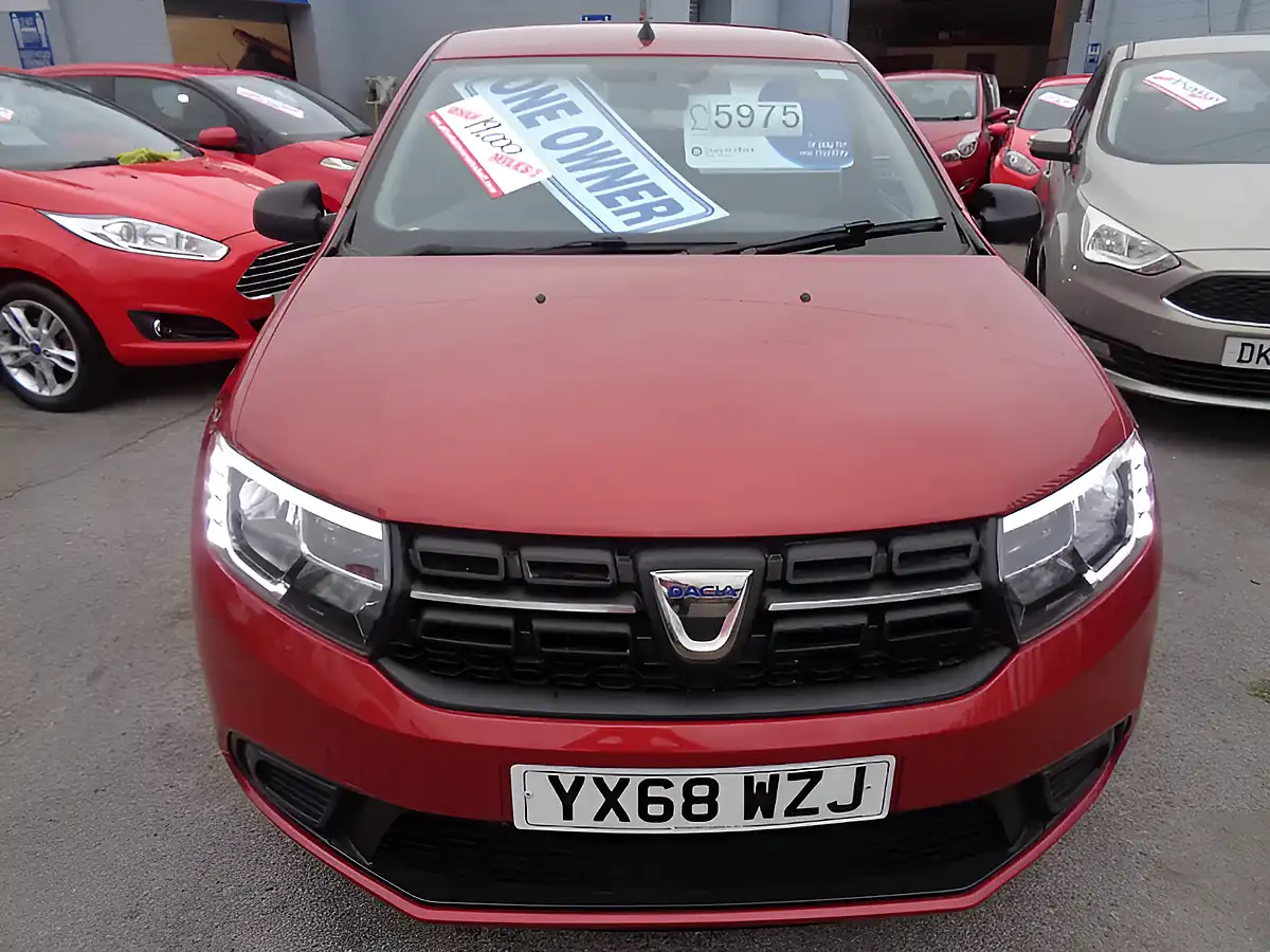 Used 2018 Dacia Sandero Essential Red - Interior and Exterior details 13