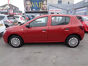 Used 2018 Dacia Sandero Essential Red - Interior and Exterior details 17