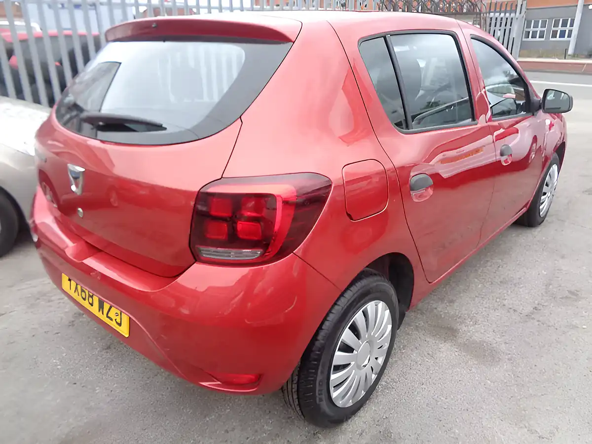 Used 2018 Dacia Sandero Essential Red - Interior and Exterior details 4