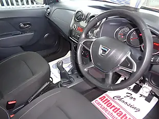 Used 2018 Dacia Sandero Essential Red - Interior and Exterior details 6