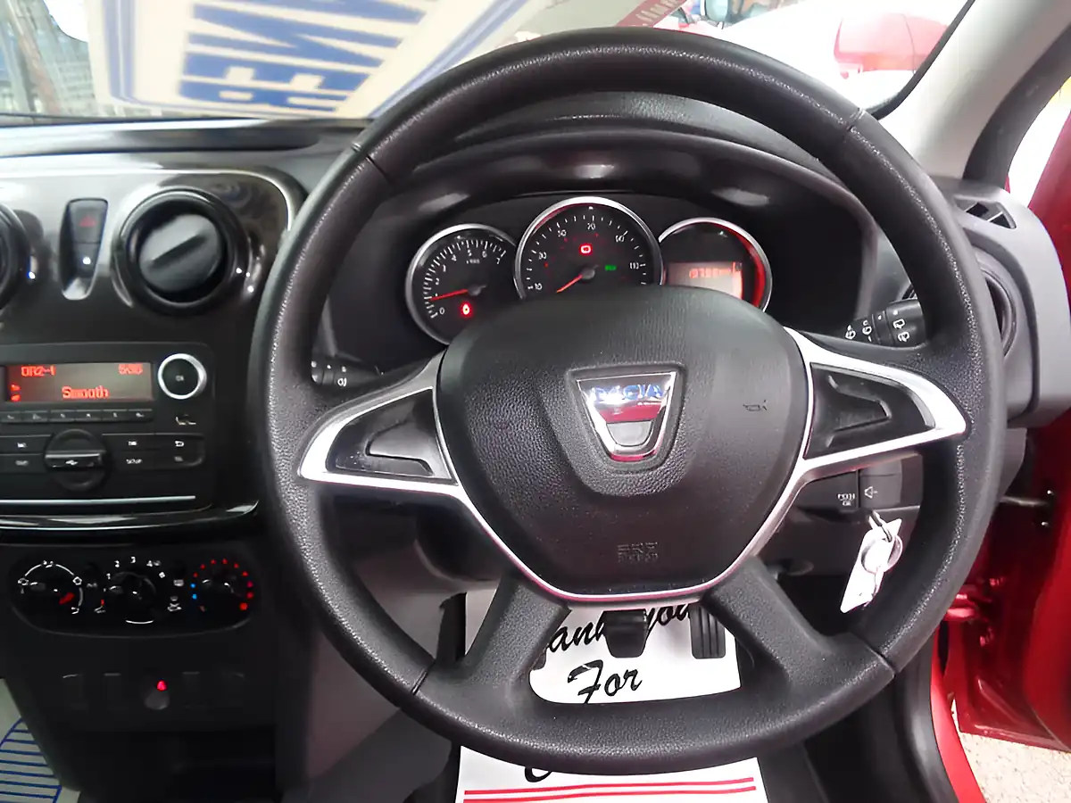 Used 2018 Dacia Sandero Essential Red - Interior and Exterior details 7
