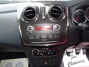 Used 2018 Dacia Sandero Essential Red - Interior and Exterior details 8