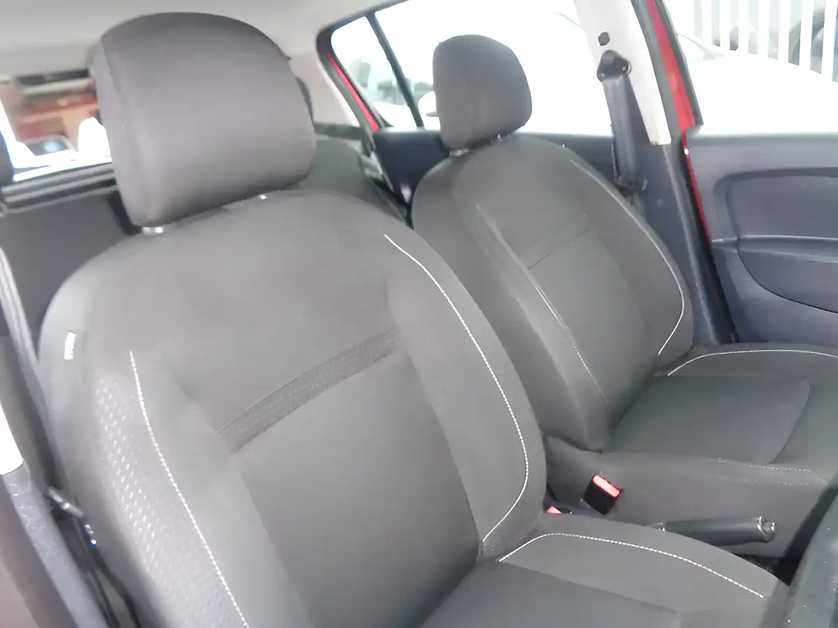 Used 2018 Dacia Sandero Essential Red - Interior and Exterior details 9