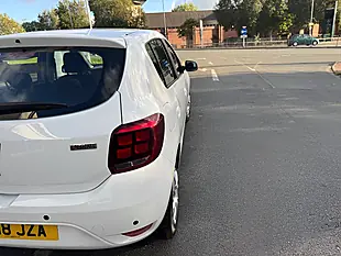 Used 2018 Dacia Sandero Laureate White - Interior and Exterior details 10