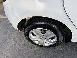 Used 2018 Dacia Sandero Laureate White - Interior and Exterior details 17